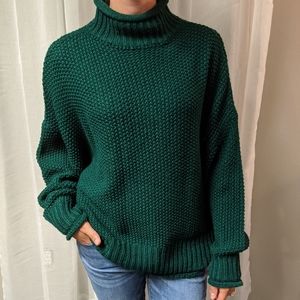 Oversized knit sweater 💚